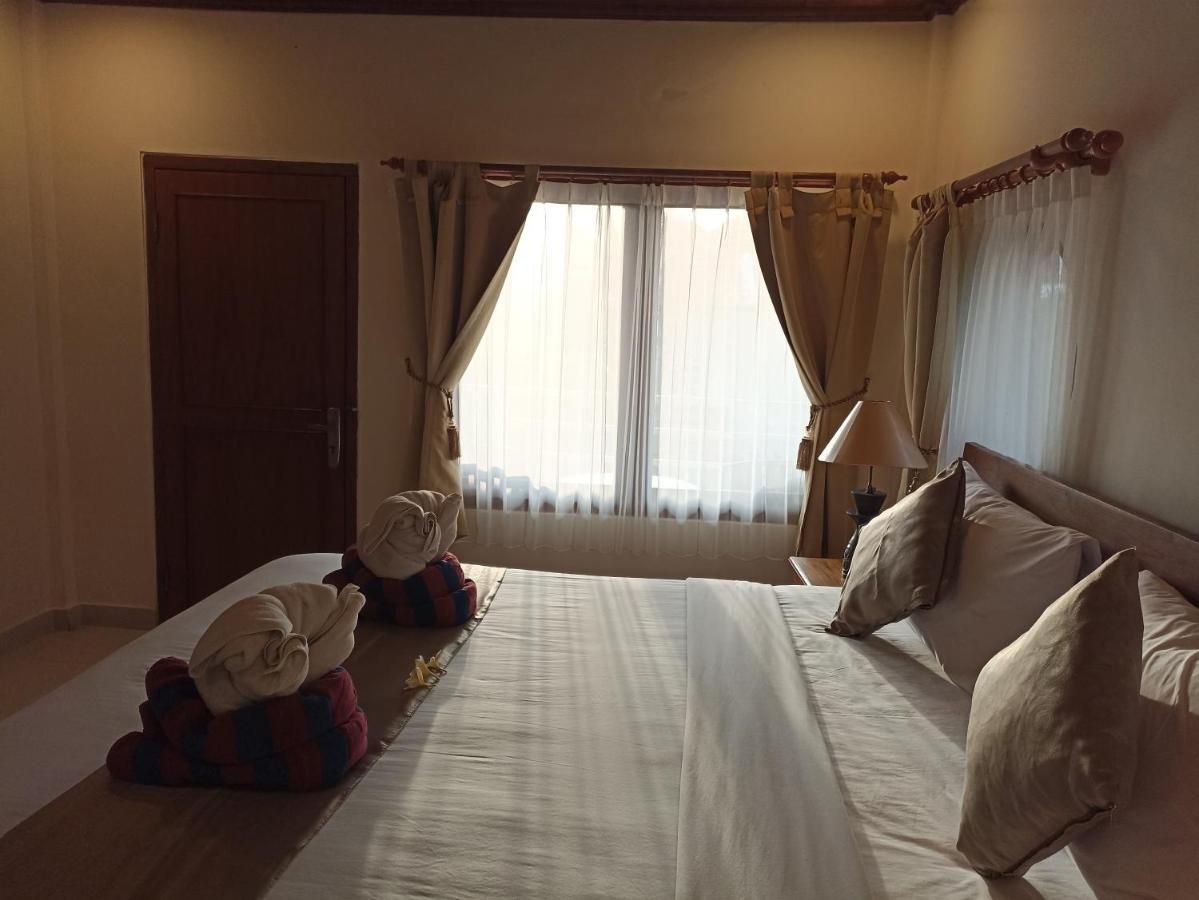 Kusnadi Hotel Легиан Екстериор снимка