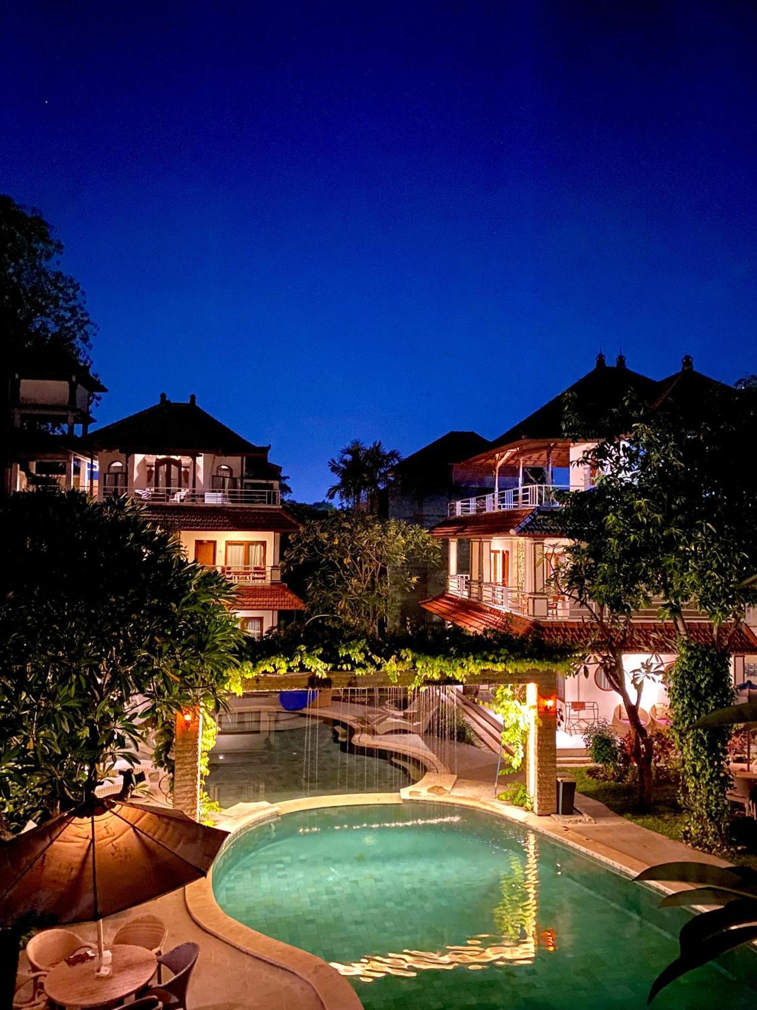 Kusnadi Hotel Легиан Екстериор снимка