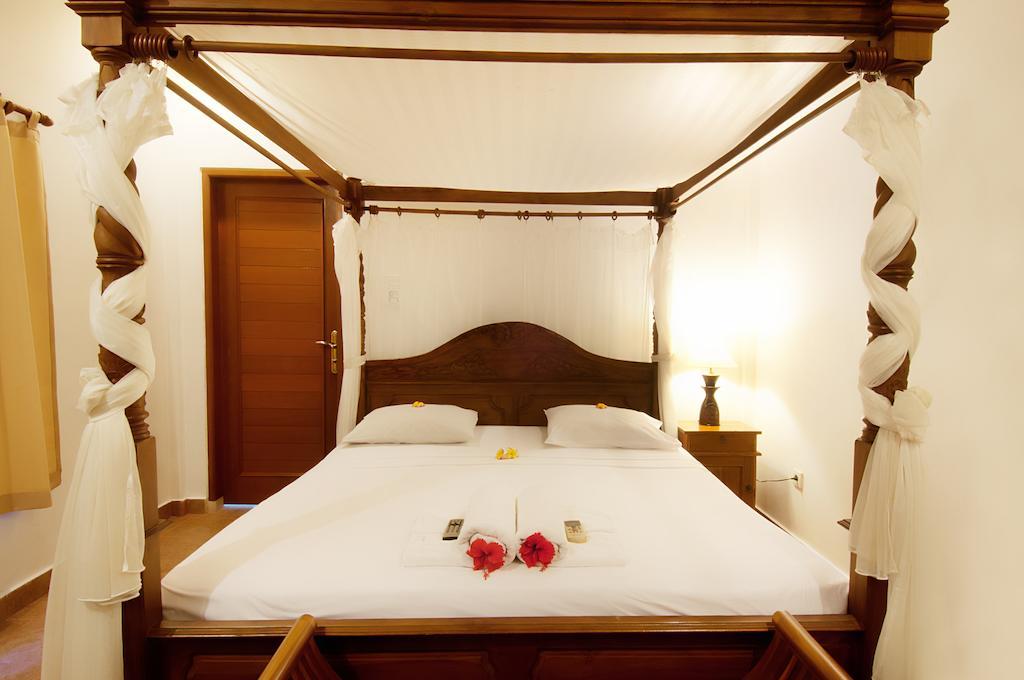 Kusnadi Hotel Легиан Екстериор снимка