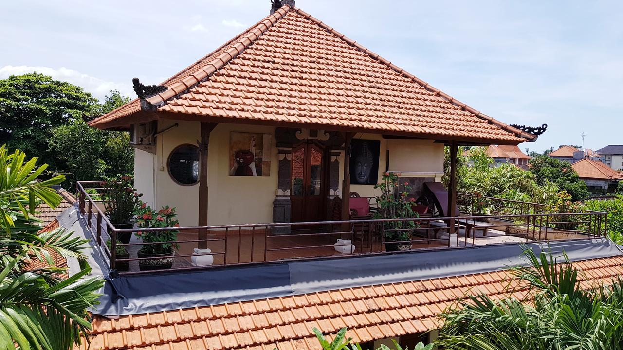 Kusnadi Hotel Легиан Екстериор снимка