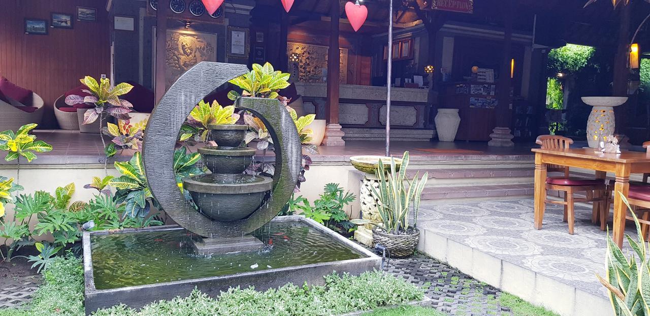 Kusnadi Hotel Легиан Екстериор снимка