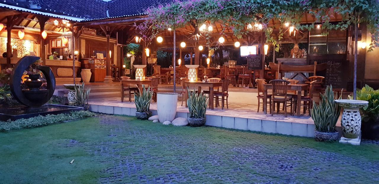 Kusnadi Hotel Легиан Екстериор снимка