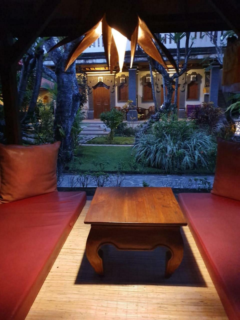 Kusnadi Hotel Легиан Екстериор снимка