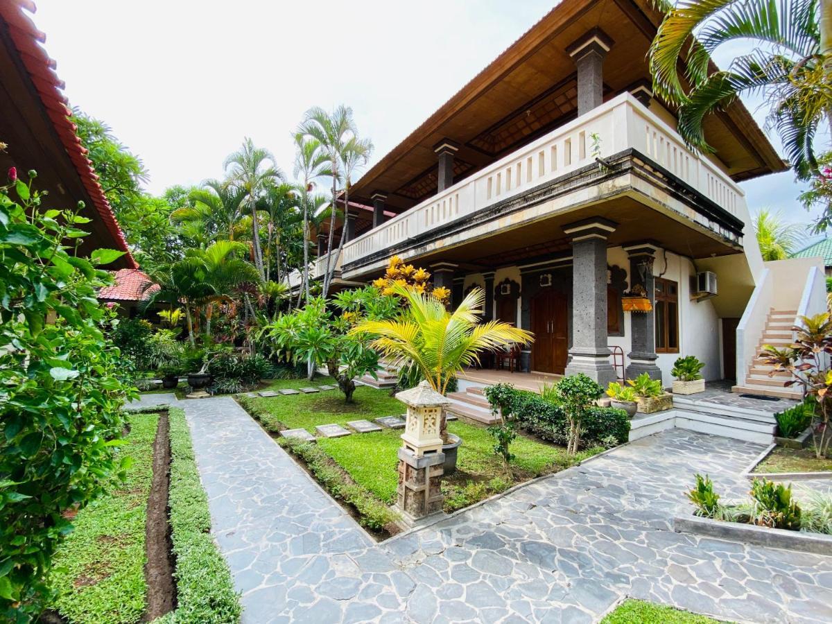 Kusnadi Hotel Легиан Екстериор снимка