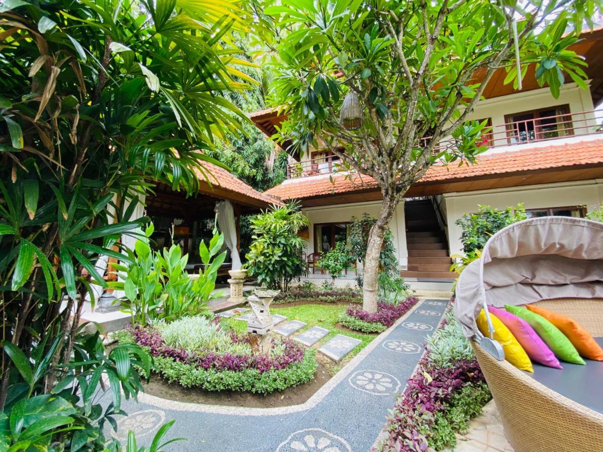 Kusnadi Hotel Легиан Екстериор снимка